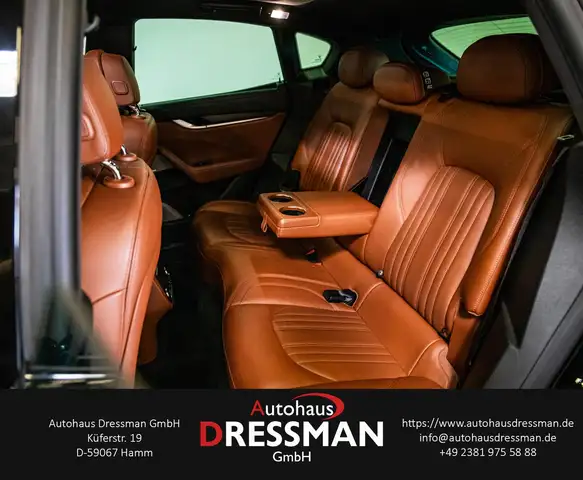 Maserati Levante view 13