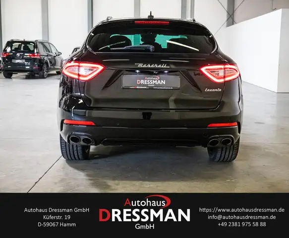 Maserati Levante view 6