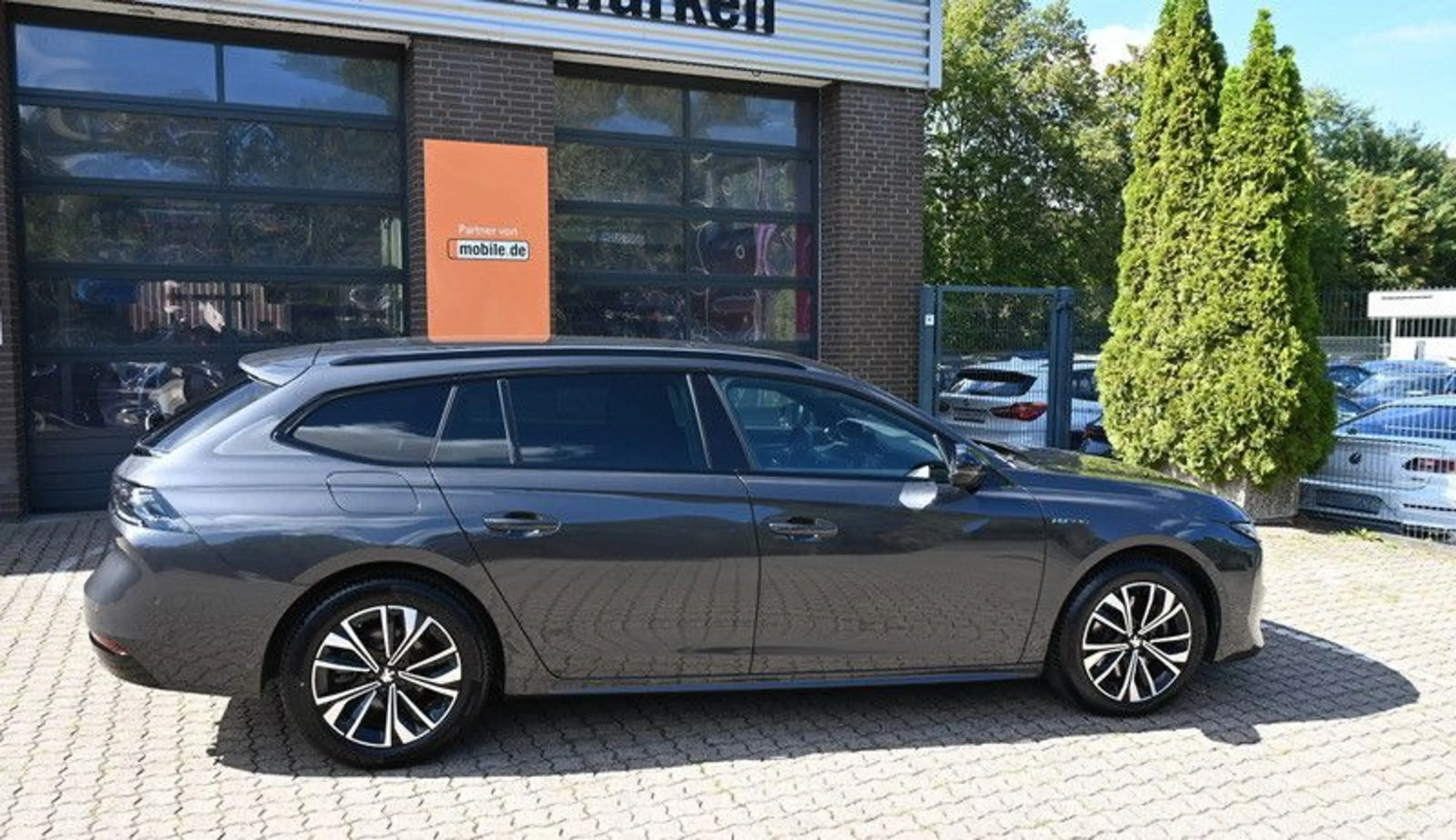 Peugeot 508 SW Hybrid 225 Allure LED NAVI Leder 1.Hd — photo 3