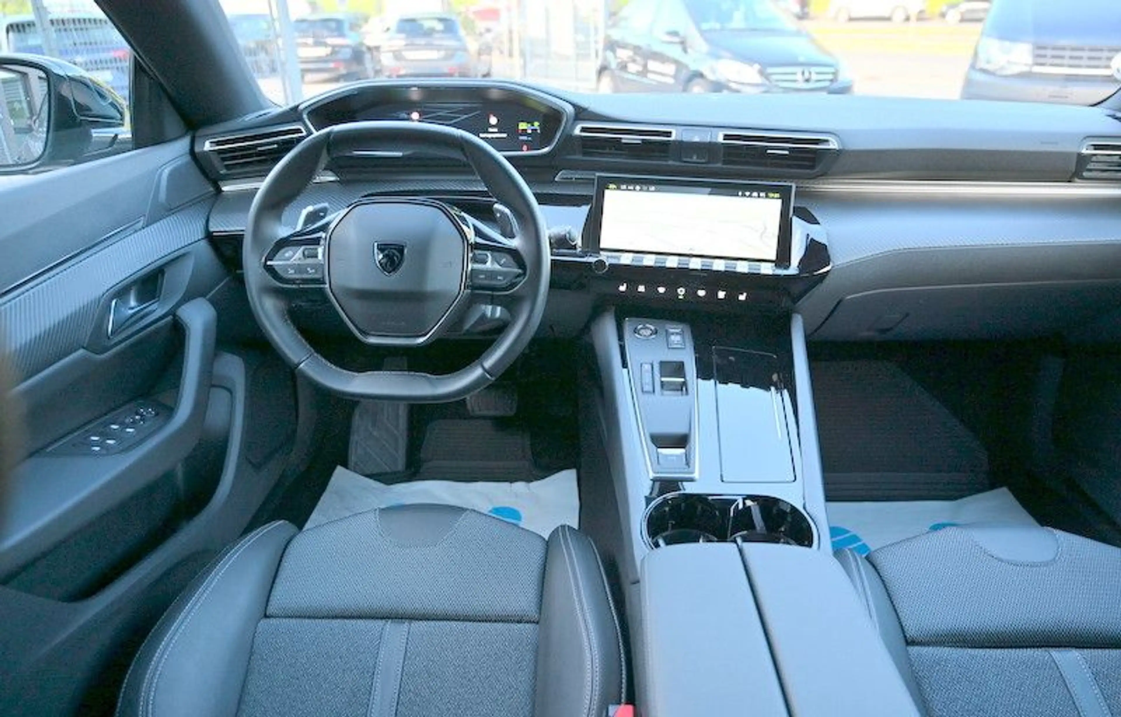 Peugeot 508 SW Hybrid 225 Allure LED NAVI Leder 1.Hd — photo 9