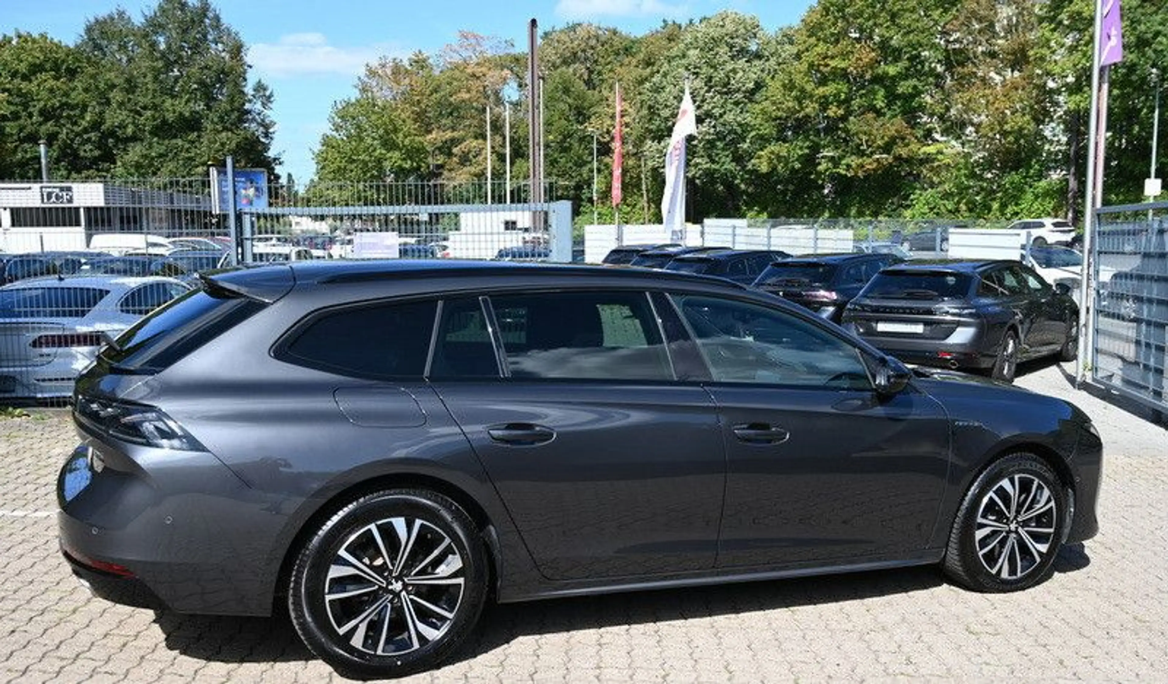 Peugeot 508 SW Hybrid 225 Allure LED NAVI Leder 1.Hd — photo 4