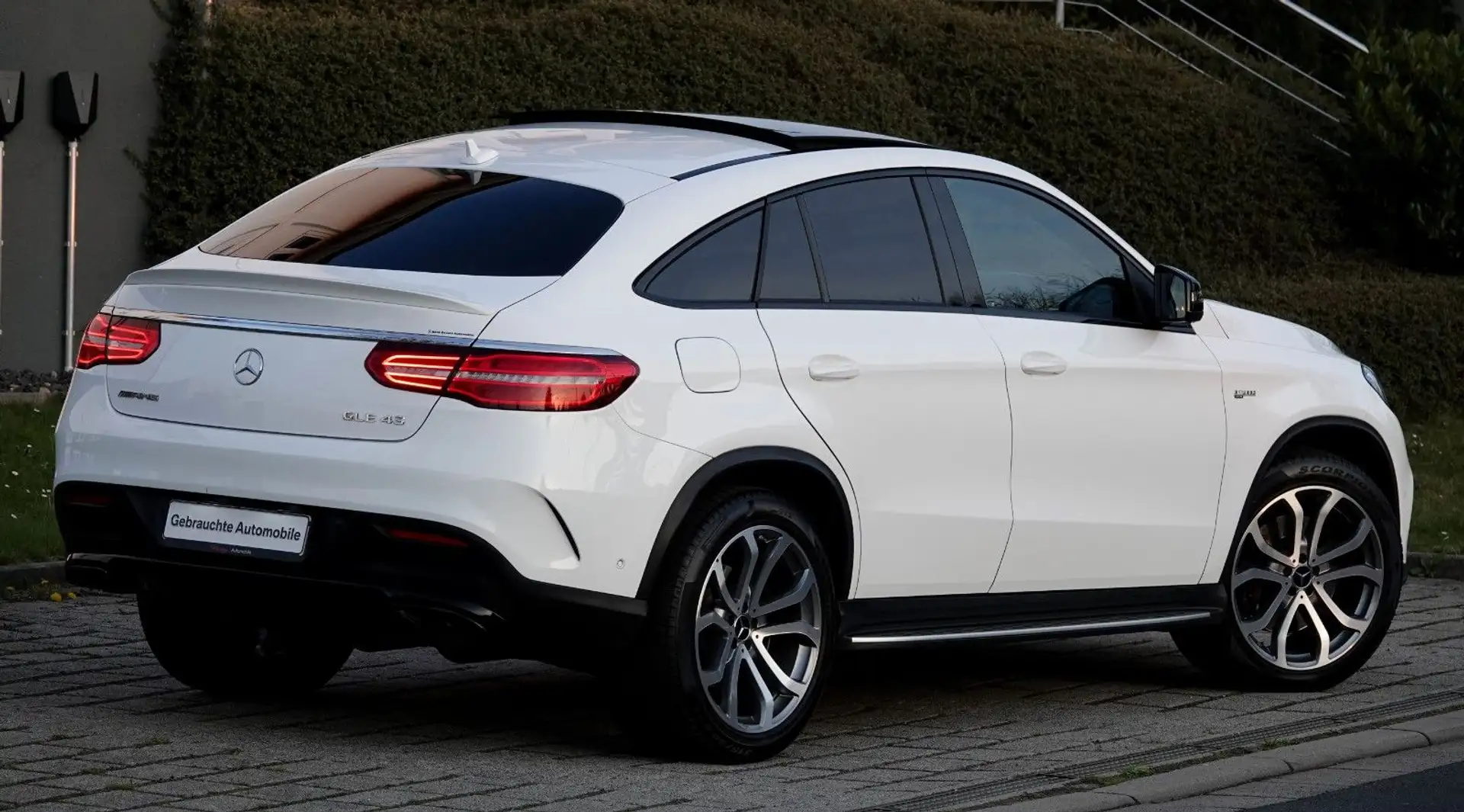Mercedes-Benz GLE 43 AMG GLE 43AMG Coupe 4M AMG Performance*H&K* GARANTIE Weiß - 1