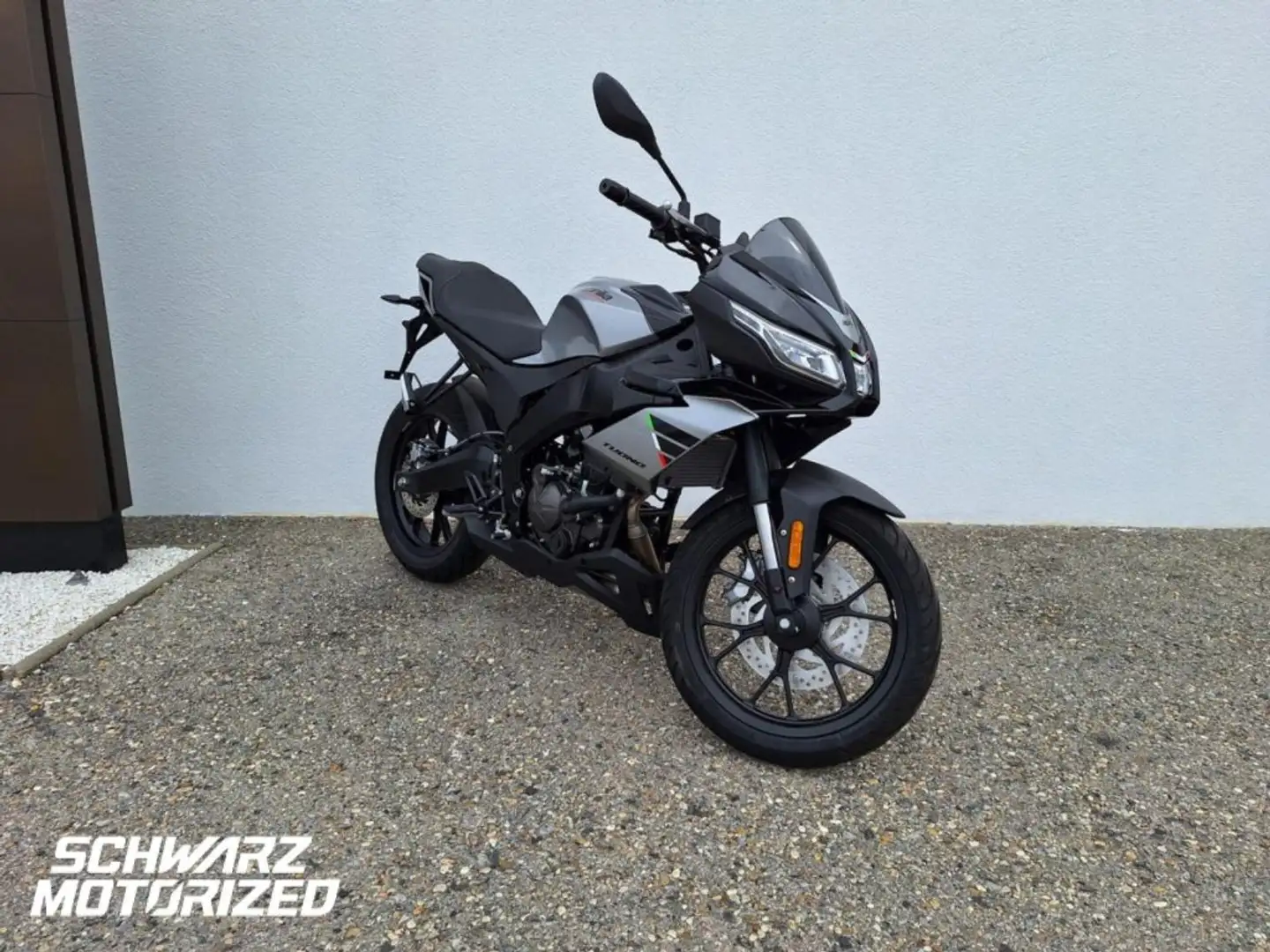 Aprilia Tuono 125 Gri - 1