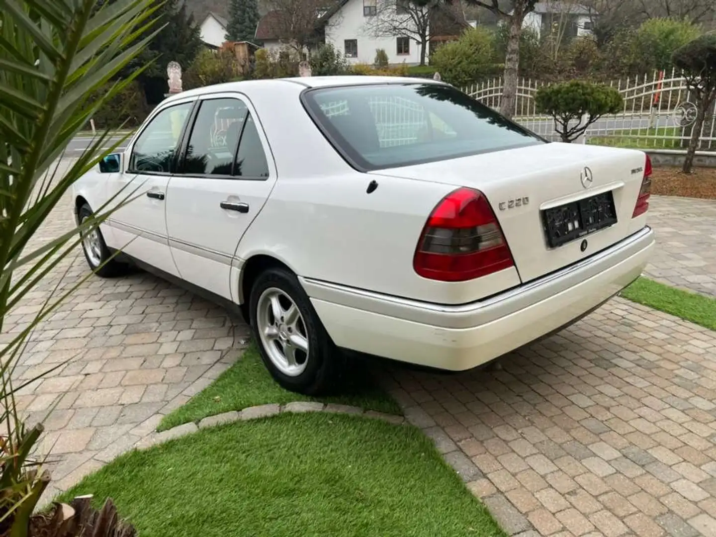 Mercedes-Benz C 220 C 220 Elegance Ds. Weiß - 2