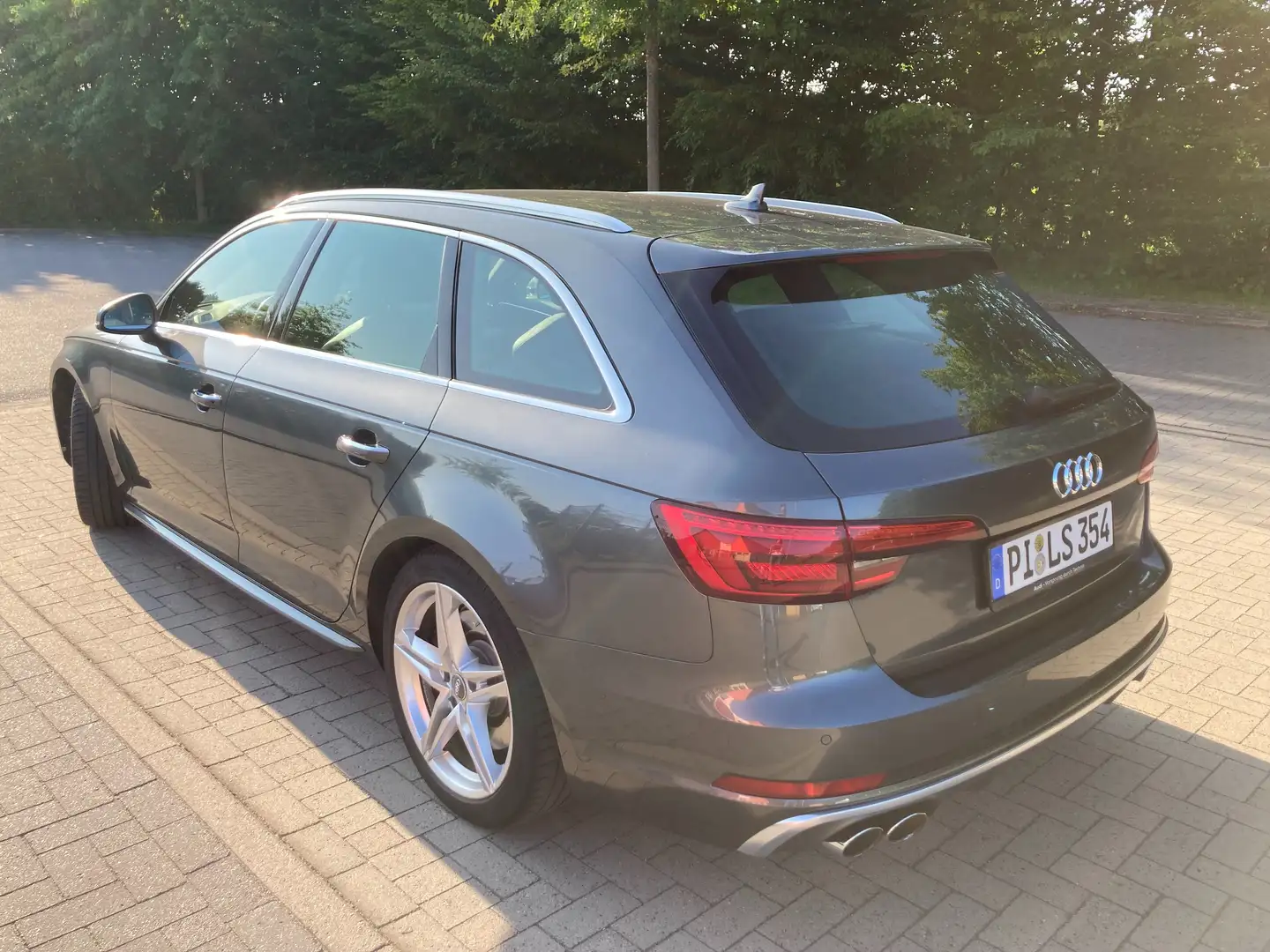 Audi S4 S4 Avant 3.0 TFSI quattro tiptronic Grau - 2