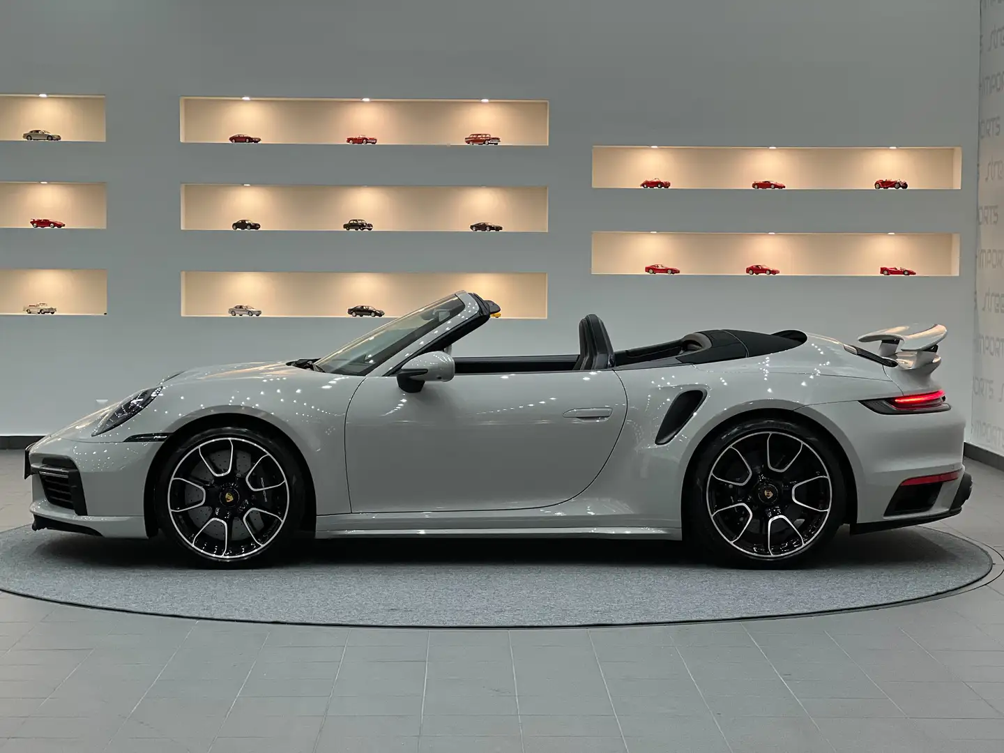 Porsche 992 Turbo S *Ö-Auto*Porsche Exklusiv*PPF-Foliert* Grau - 2