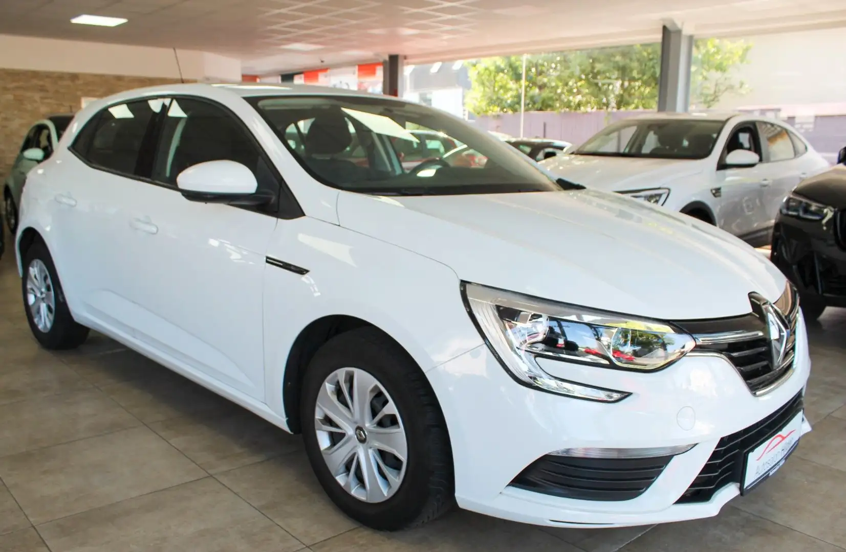 Renault Megane 1.3 TCe Life Bluetooth Tempomat TÜV neu 1 Weiß - 1