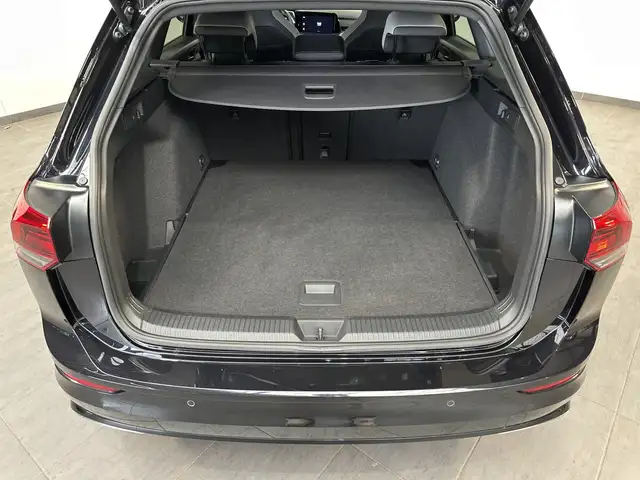 Volkswagen Golf view 6
