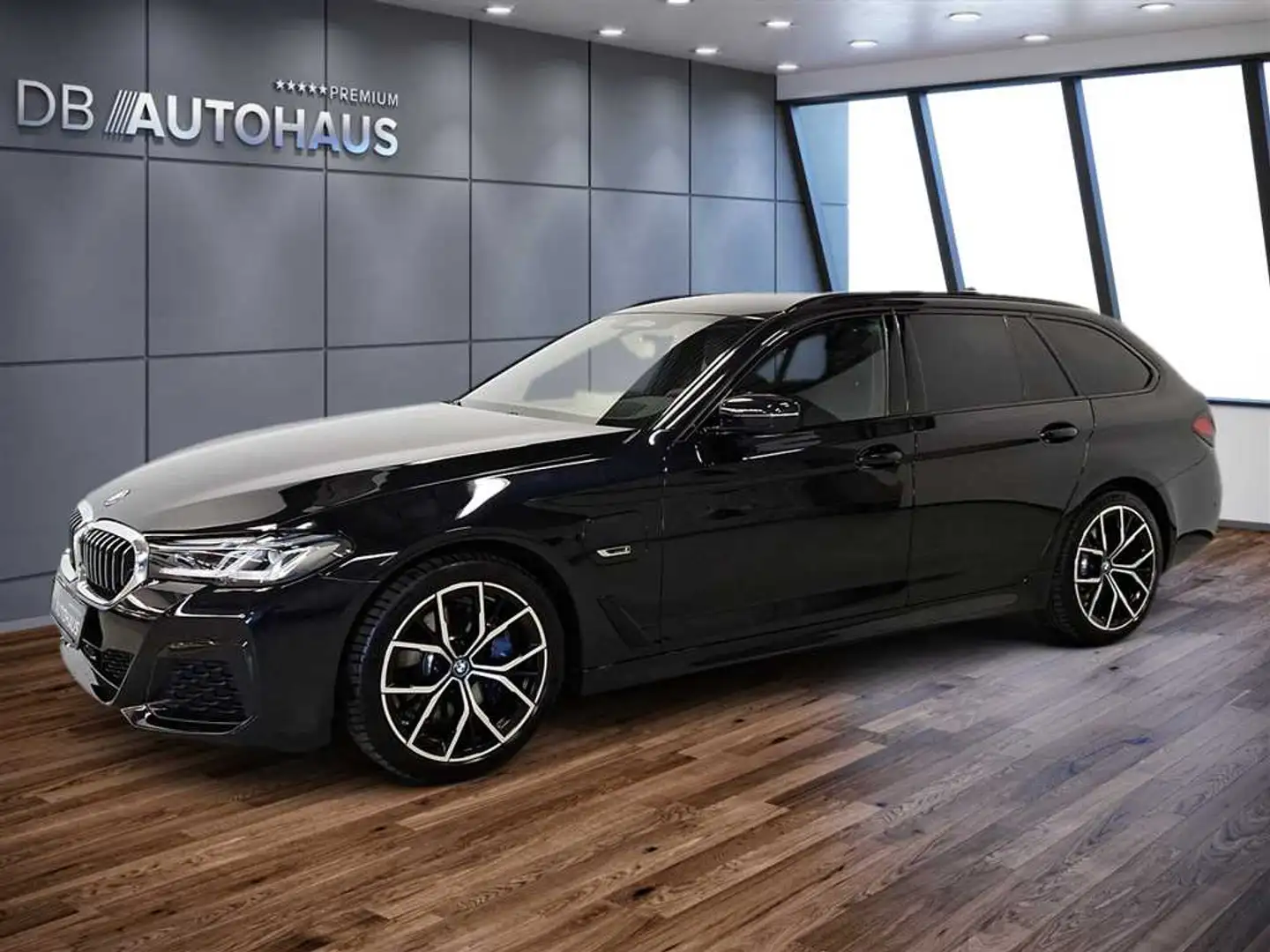 BMW 530 e xDrive Touring Sport-Steptronic Zwart - 1