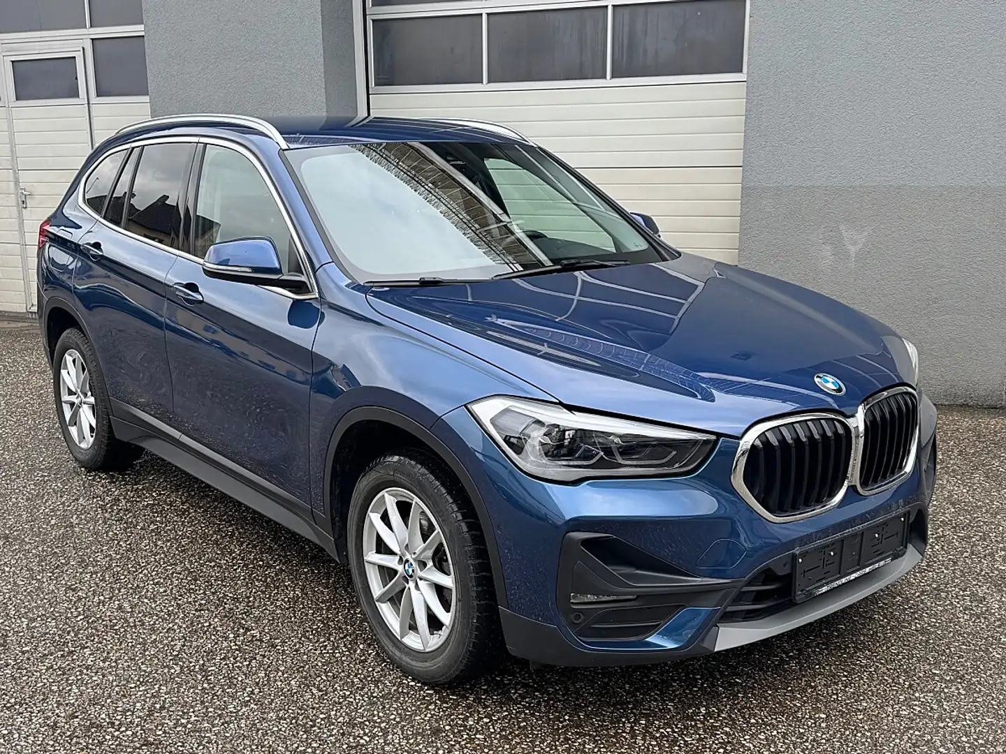 BMW X1 xDrive18d Aut. Blau - 2