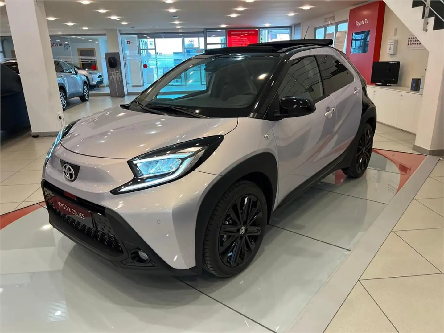 Toyota Aygo X 1.0 VVT-I 72CV JBL Limited CVT - 1