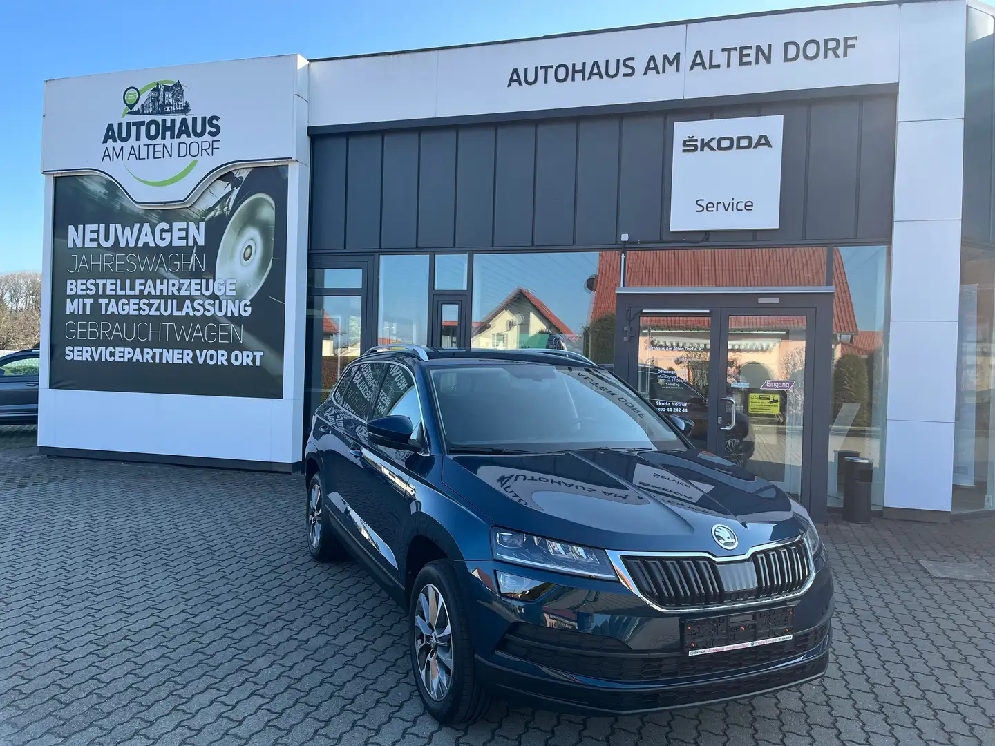 Skoda Karoq Clever 1,0 TSI Blau - 1