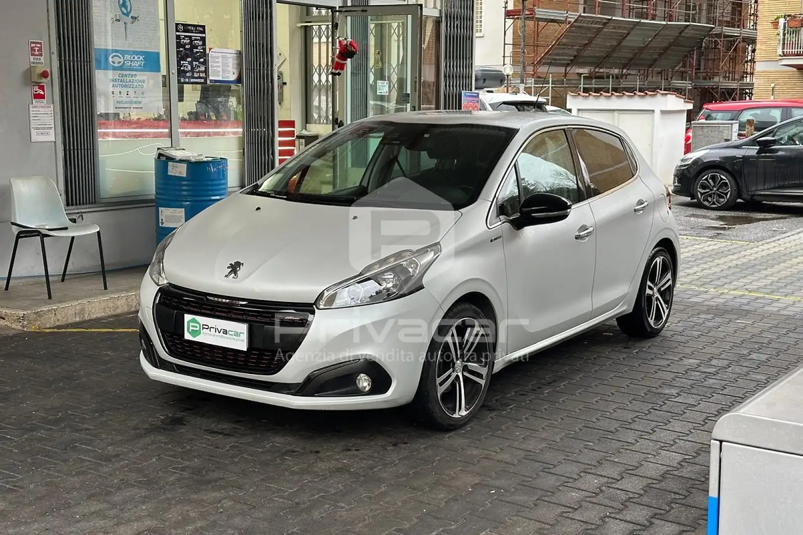 Peugeot 208 PureTech Turbo 110 S&S 5 porte GT Line Weiß - 1