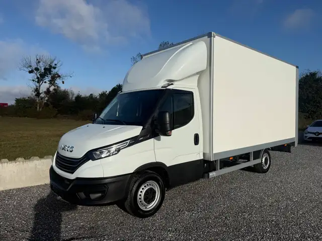 Iveco Daily 3.0L 180CH **Boite AUTO Caisse + Lift 31.000eHTVA**