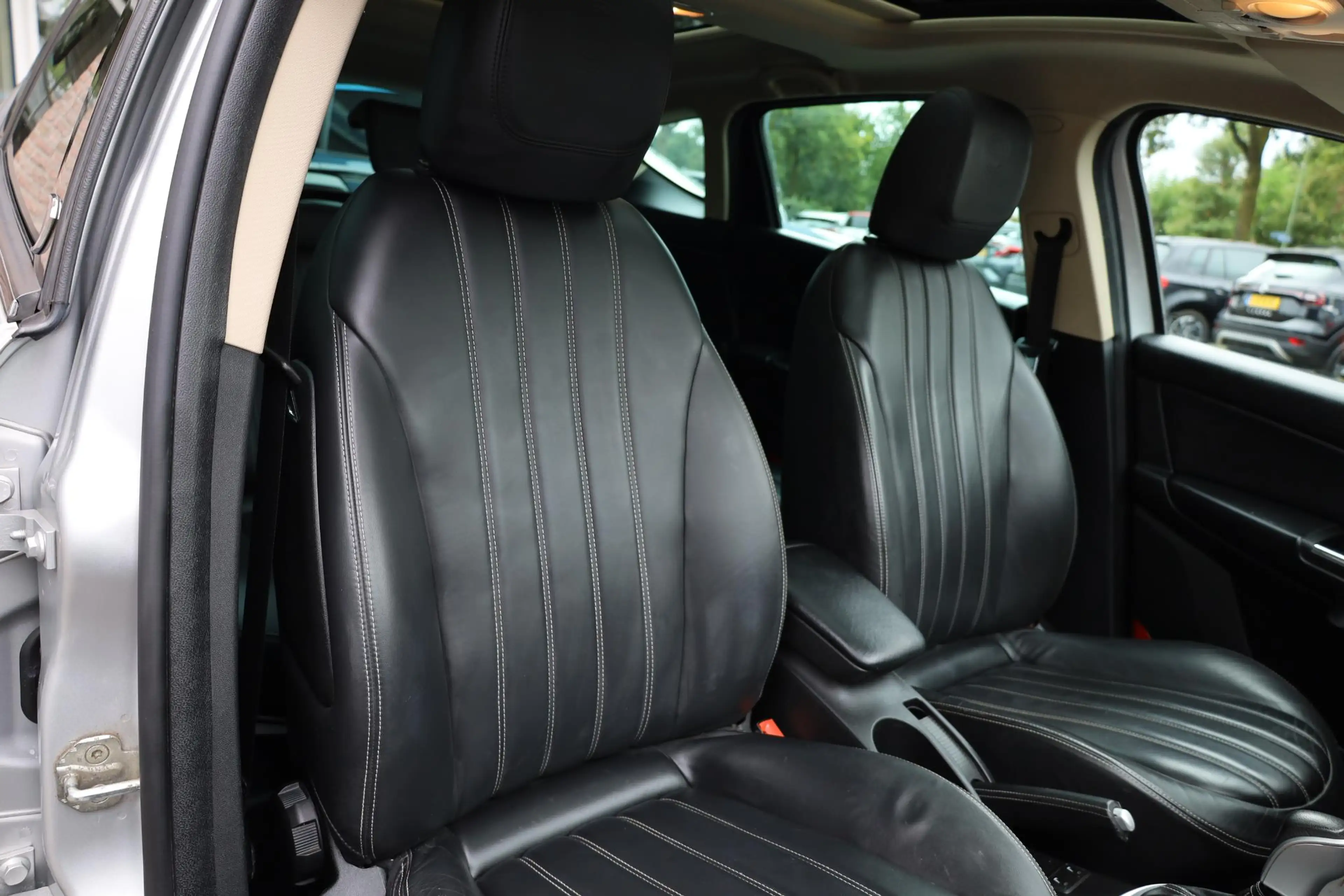 Lancia Delta 1.8-16V Di Platinum PANO LEER 2xPDC 18"LMV AUTOMAA — photo 8