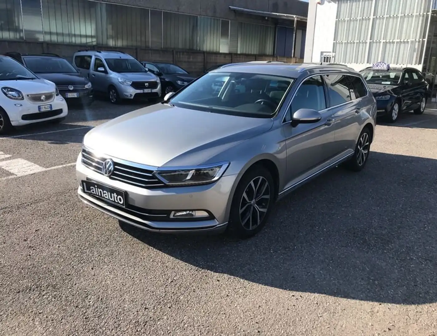 Volkswagen Passat PAS.VAR.2.0TDI HIGH BMT 150CV DSG Серебристый - 1