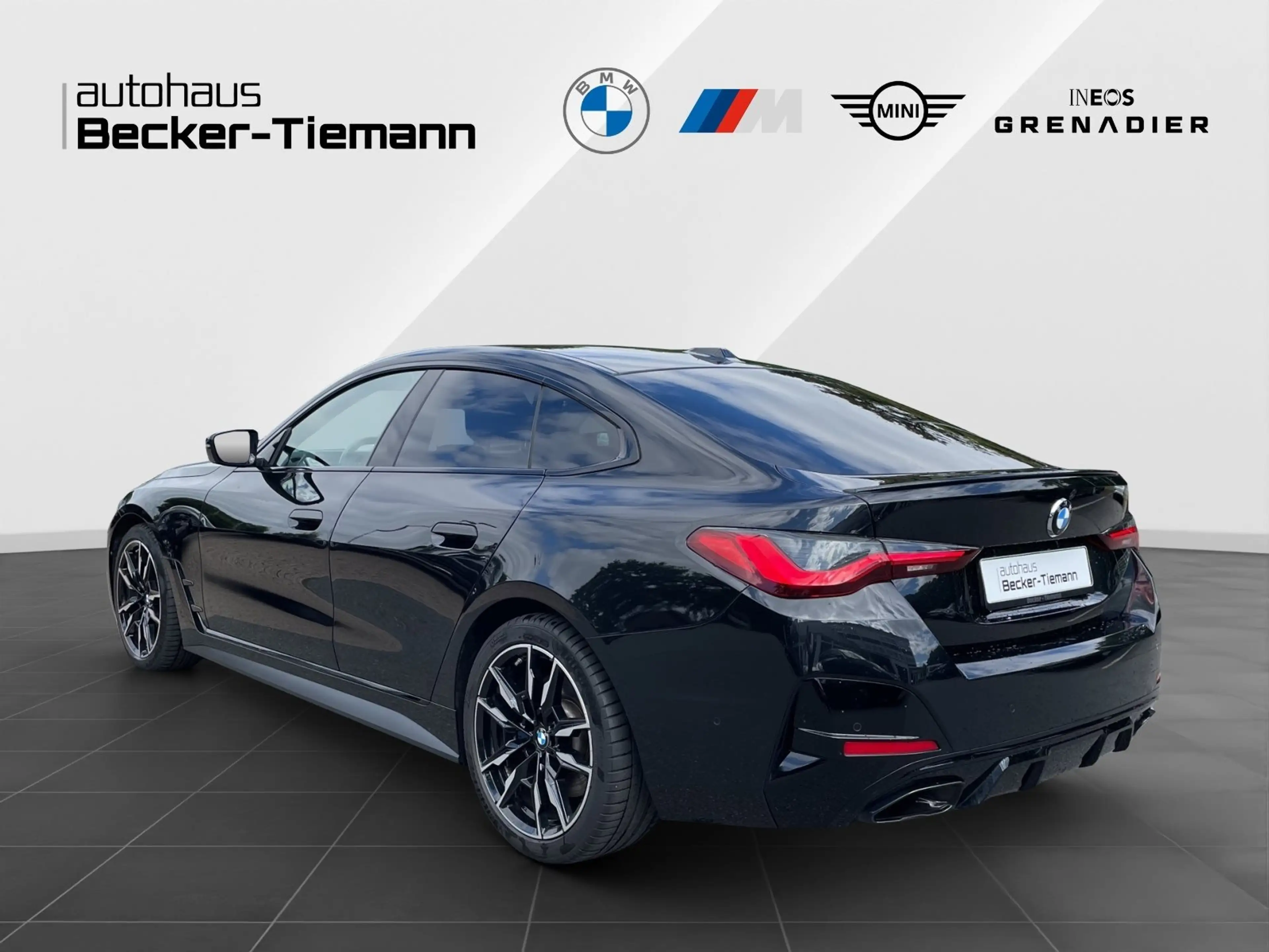 BMW M4 40i xDrive AHK/ ACC/ ParkAss/ Glasdach/ Ambiente/ — photo 4