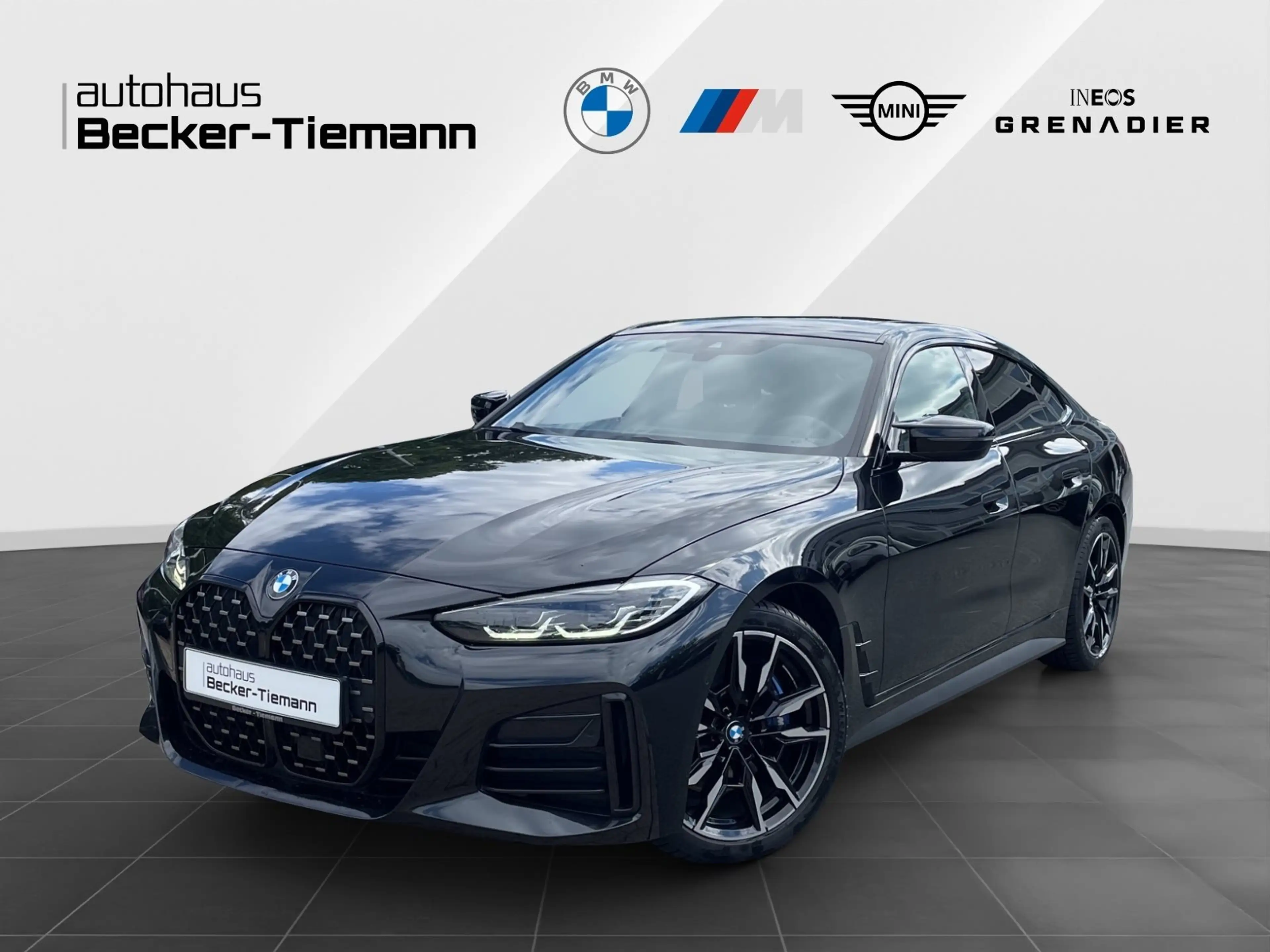 BMW M4 40i xDrive AHK/ ACC/ ParkAss/ Glasdach/ Ambiente/
