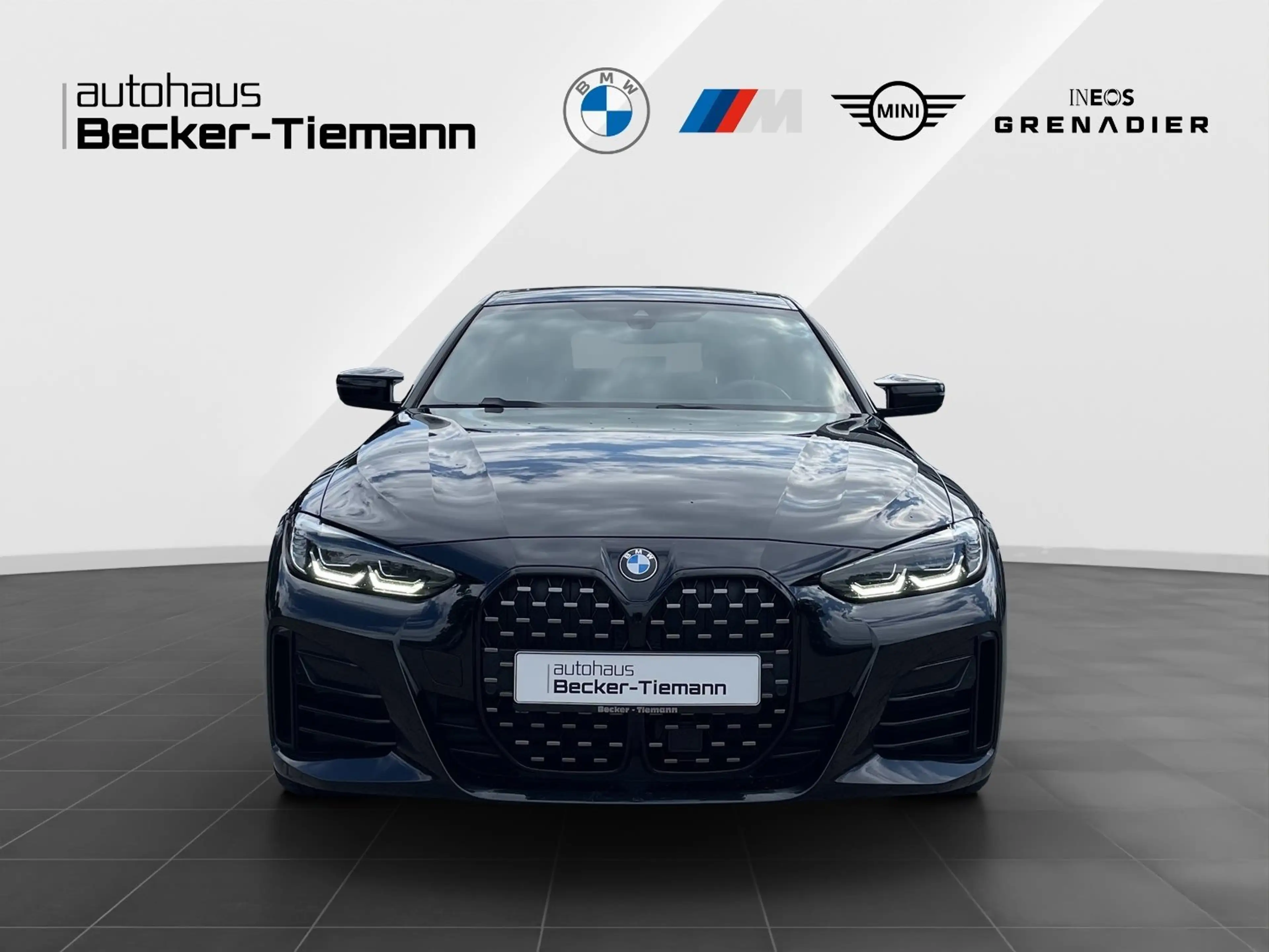 BMW M4 40i xDrive AHK/ ACC/ ParkAss/ Glasdach/ Ambiente/ — photo 2