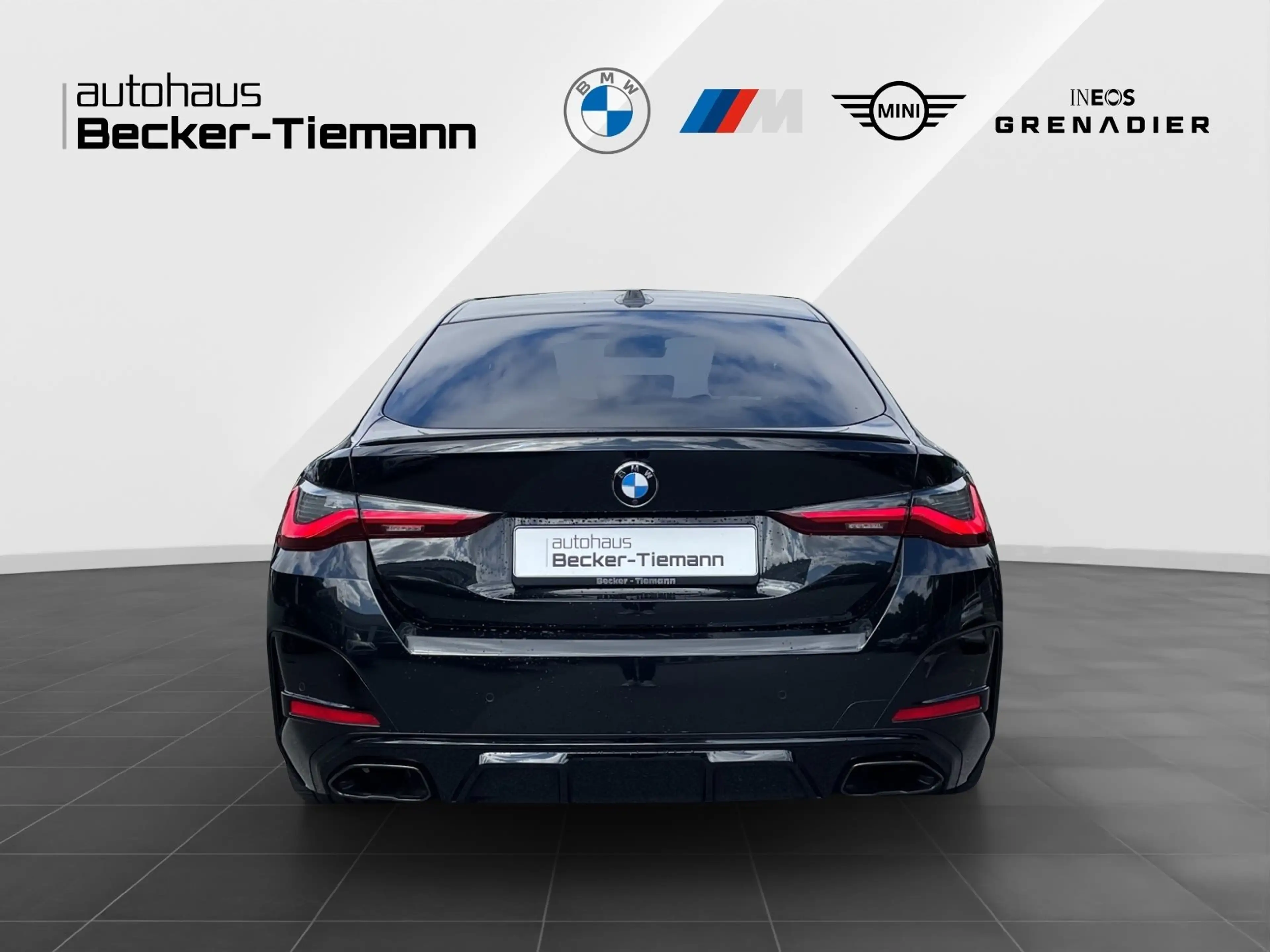 BMW M4 40i xDrive AHK/ ACC/ ParkAss/ Glasdach/ Ambiente/ — photo 5