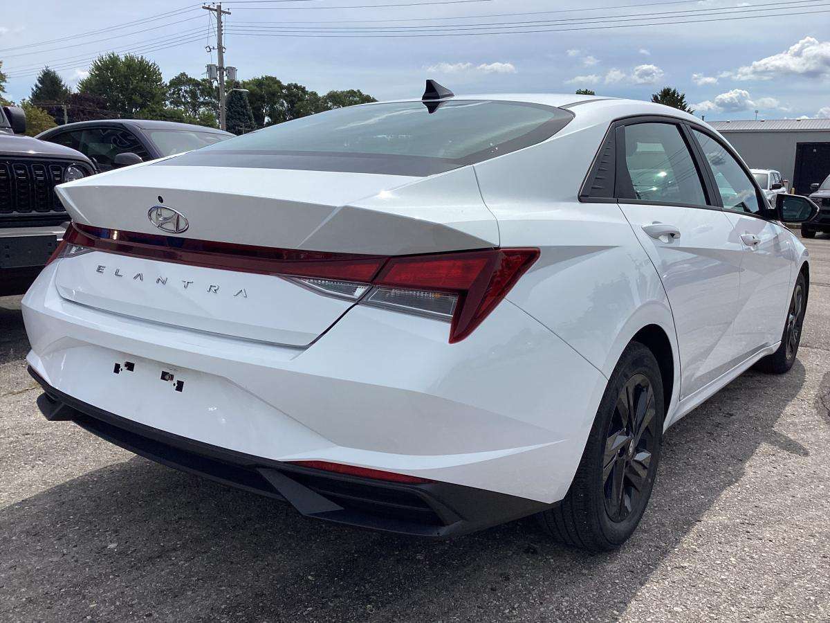 2023 Hyundai Elantra Preferred IVT w/Tech Pkg — снимка 1