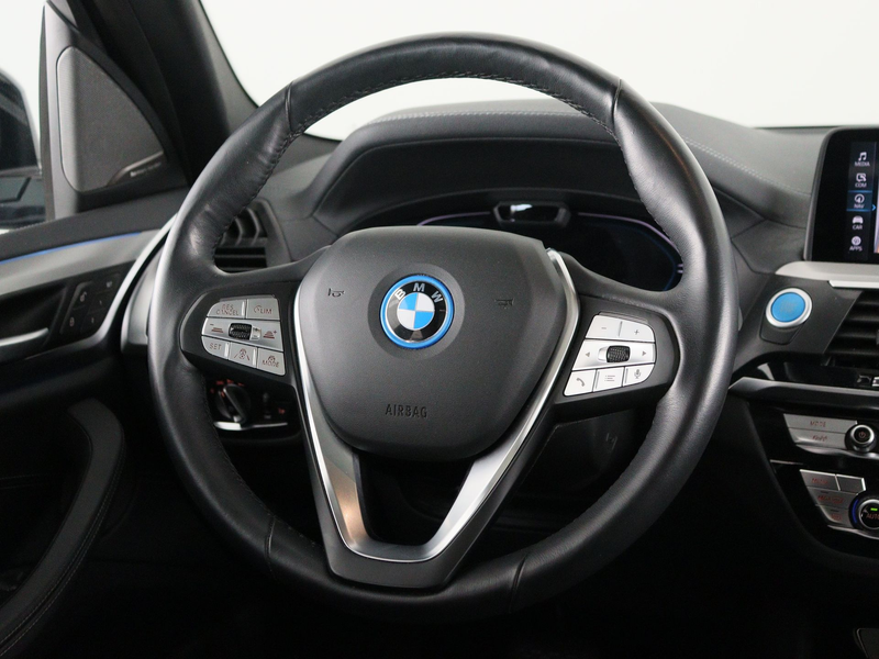 BMW iX3 High Executive 80 kWh SoH 99% — photo 2