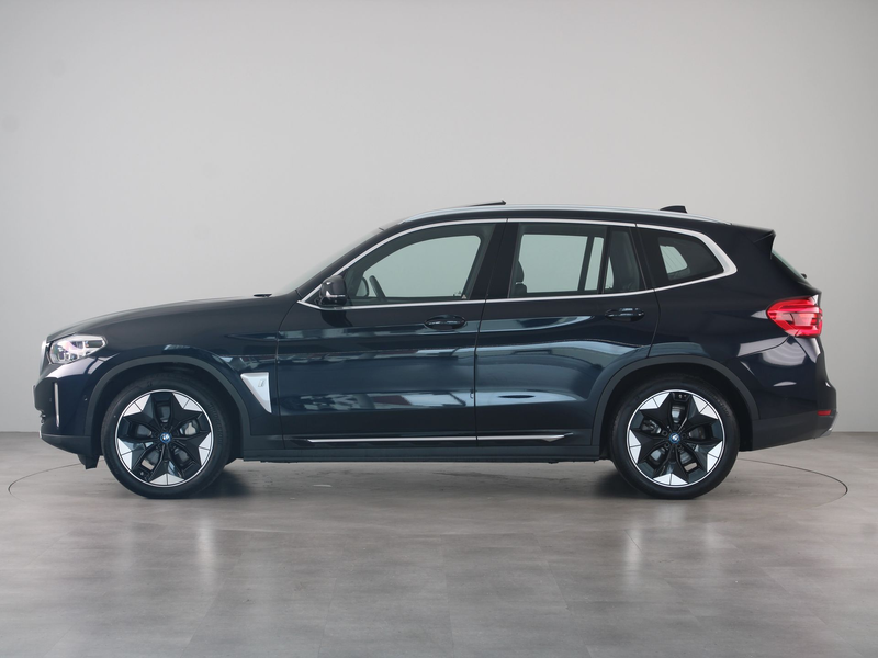 BMW iX3 High Executive 80 kWh SoH 99% — photo 13