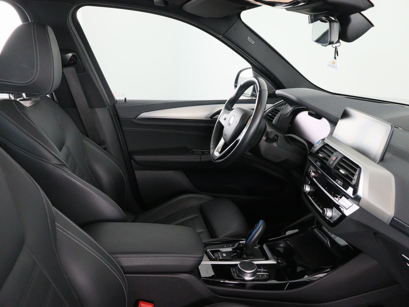BMW iX3 High Executive 80 kWh SoH 99% — photo 15