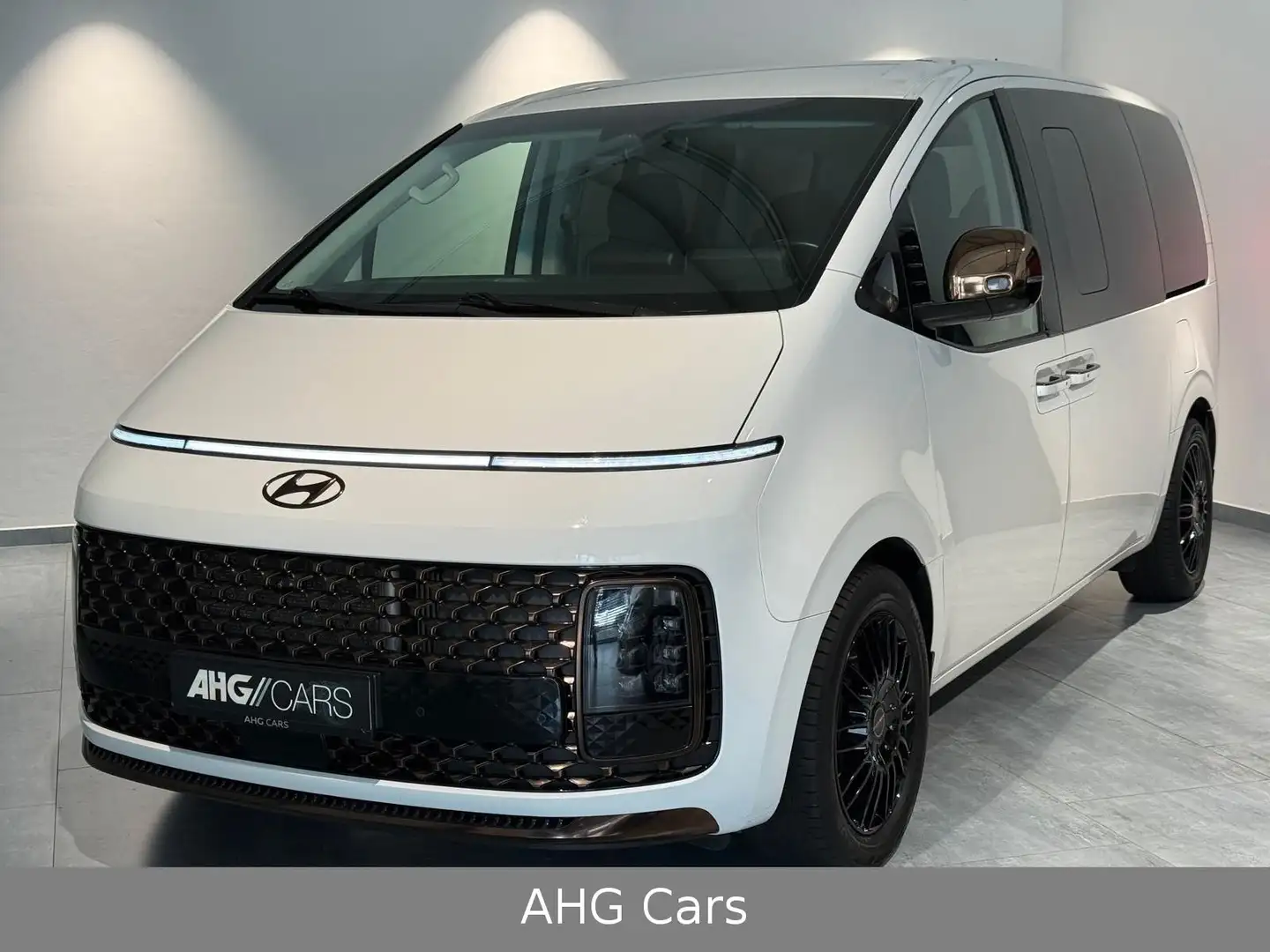 Hyundai STARIA Signature *BOSE*360CAM*AHK*7-SITZER* Weiß - 2