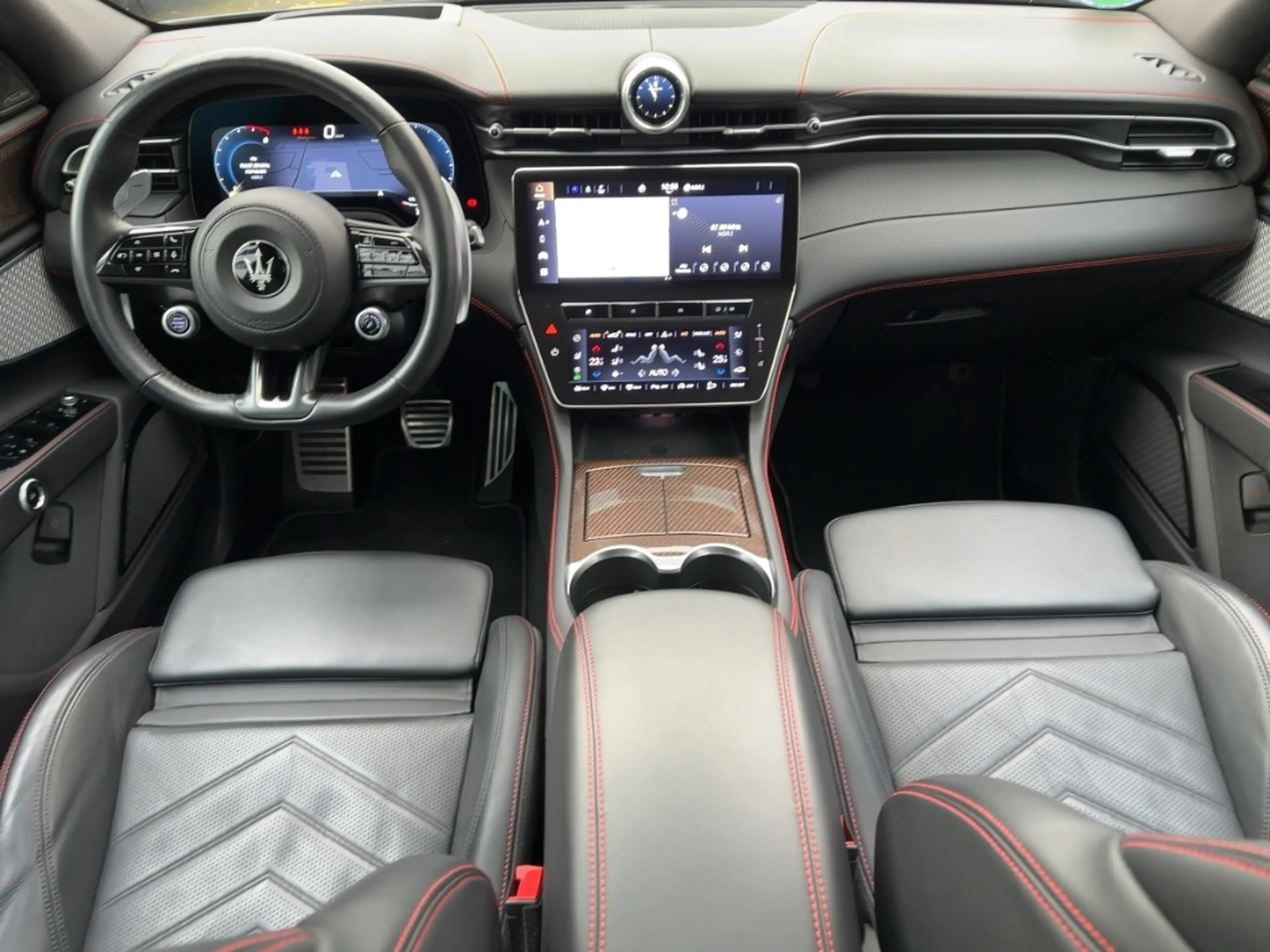 Maserati Grecale Trofeo 3.0 V6 530HP -Pano-360-Carbon-LED — photo 9