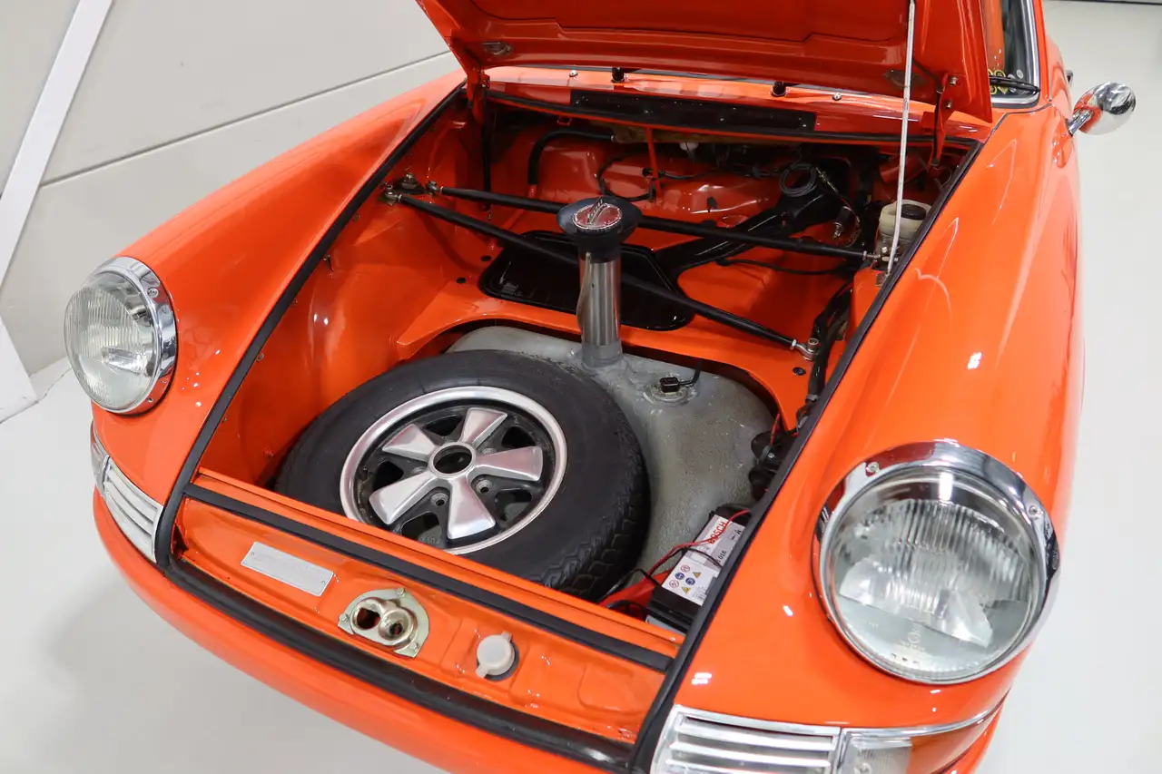 Porsche 911 2.0 SWB I Nut and Bolt restauration I Full spec I, foto 6