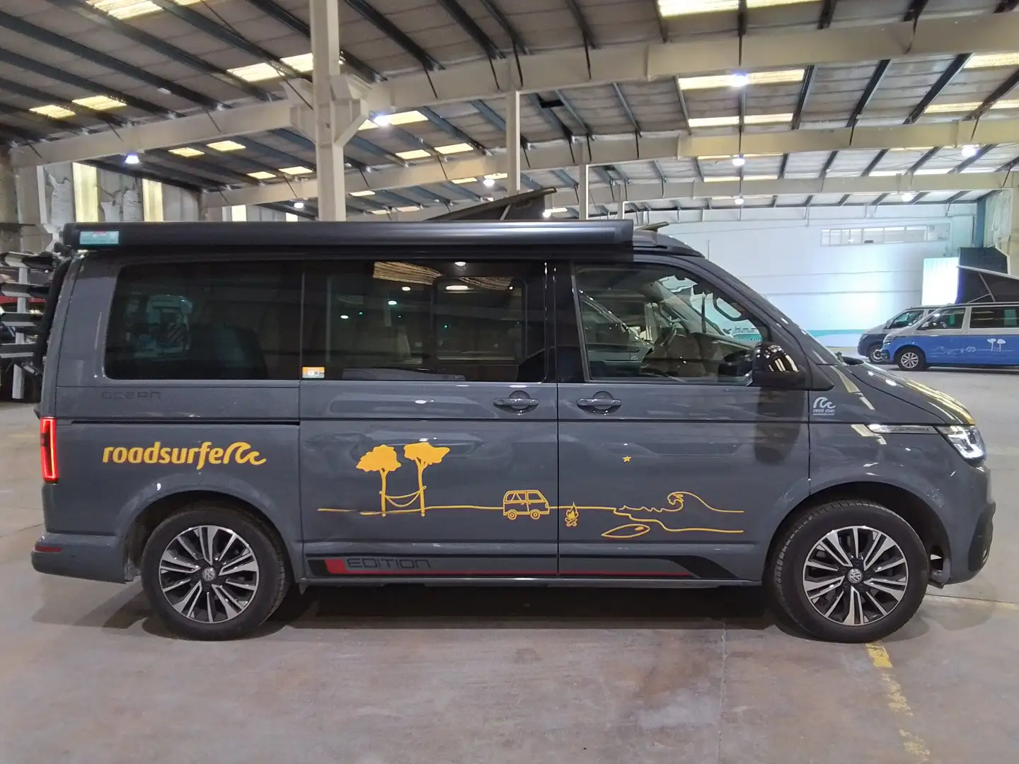 Volkswagen T6.1 California Ocean Edition 4Motion Camper mit fester Küche, ele Negro - 2