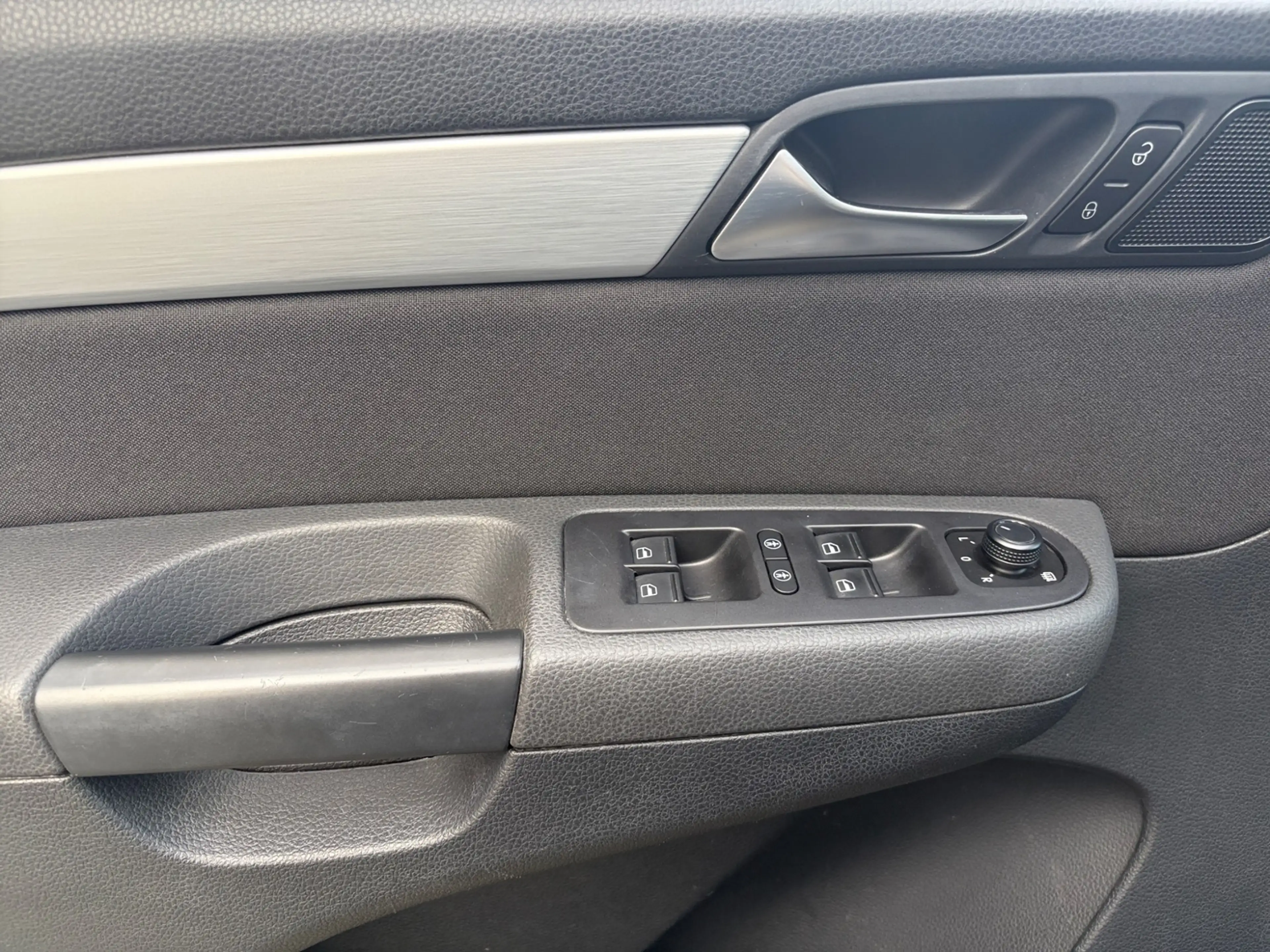 Volkswagen Sharan 2.0 TDI Comfortline 7-sitzer*ACC*Navi — photo 11