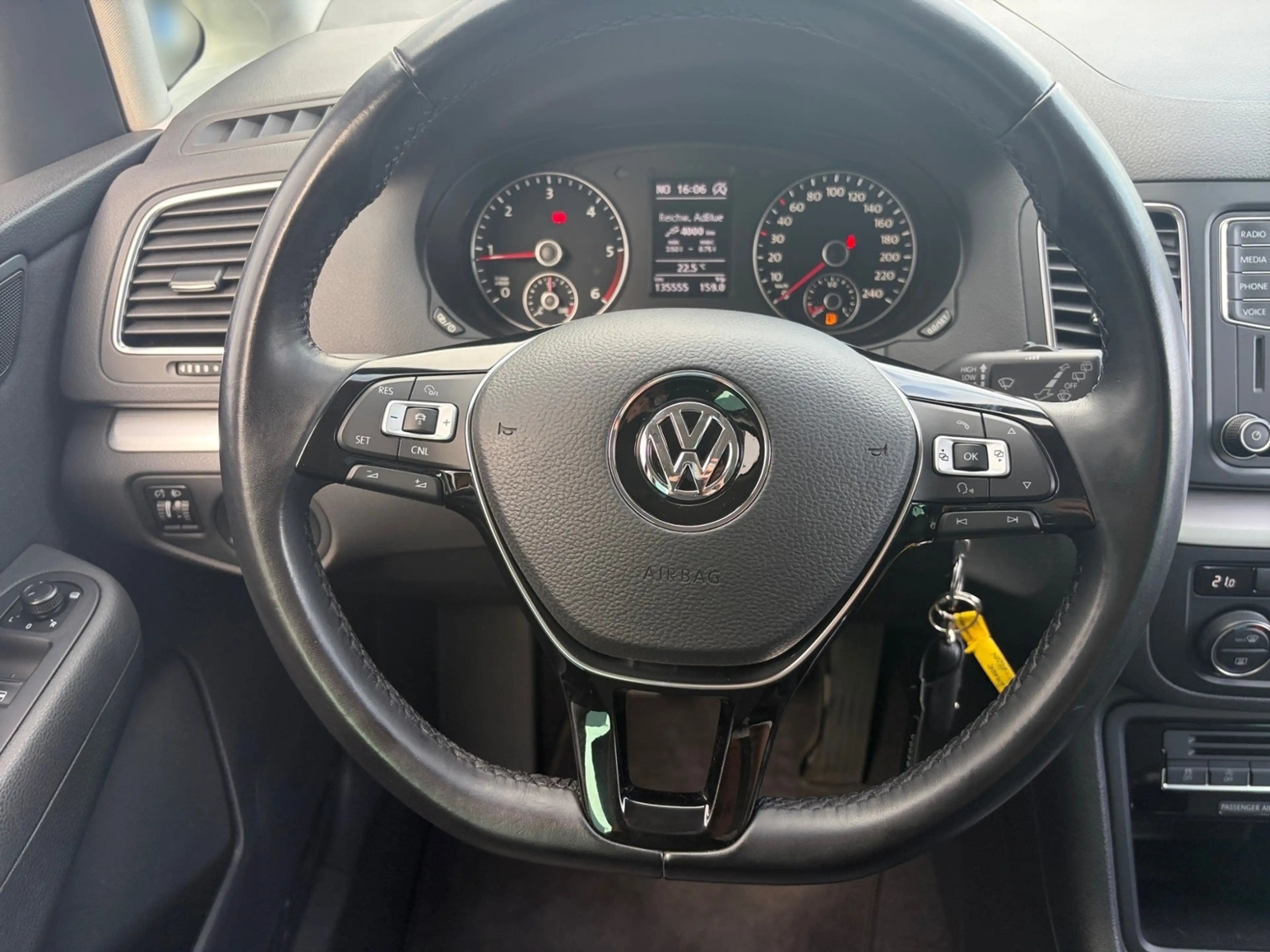 Volkswagen Sharan 2.0 TDI Comfortline 7-sitzer*ACC*Navi — photo 15