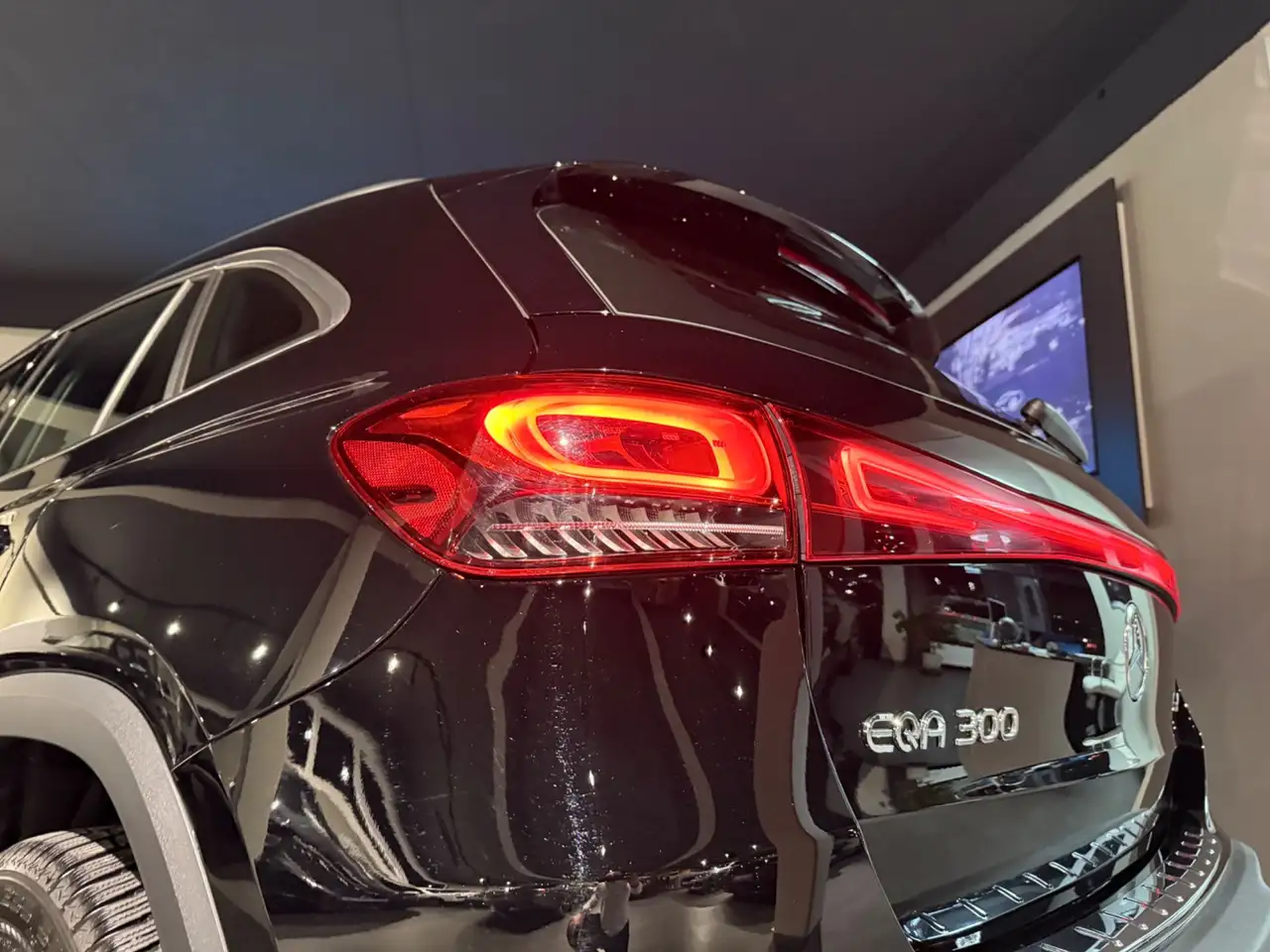 Mercedes-Benz EQA 300 EQA 300 Electric Art 4Matic / Lichtpaket / Top Au Bild 13