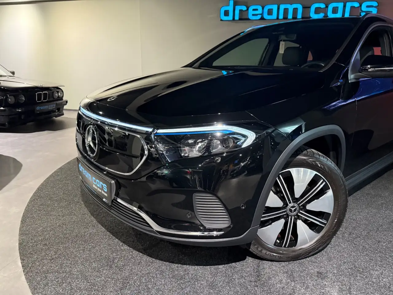 Mercedes-Benz EQA 300 EQA 300 Electric Art 4Matic / Lichtpaket / Top Au Bild 2