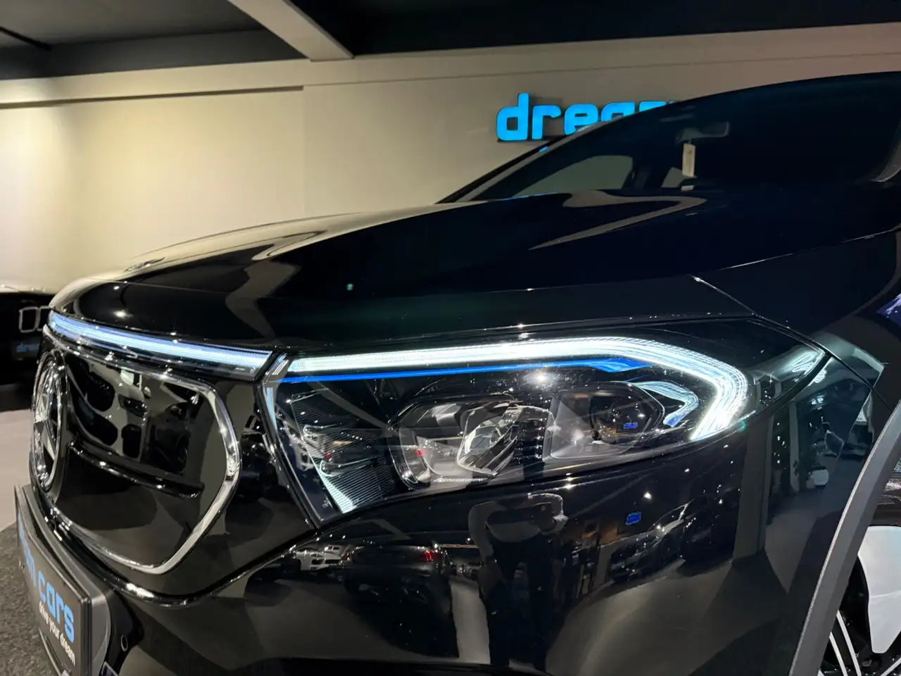 Mercedes-Benz EQA 300 EQA 300 Electric Art 4Matic / Lichtpaket / Top Au Bild 3