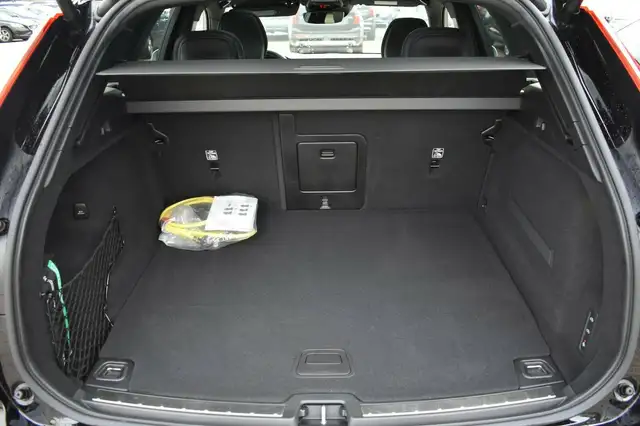 Volvo XC60 view 15