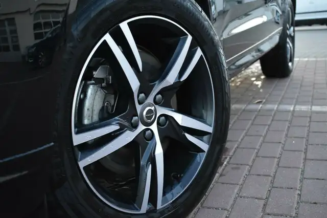 Volvo XC60 view 10