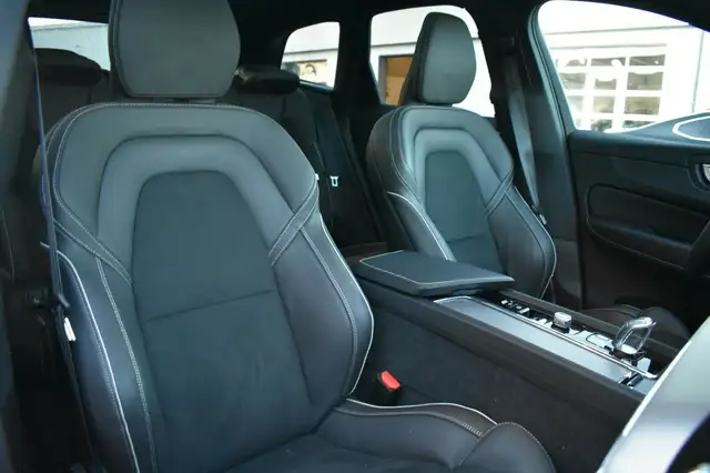 Volvo XC60 view 13