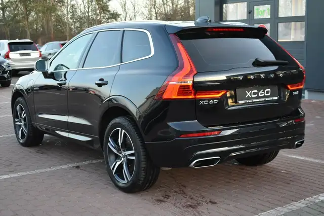 Volvo XC60 view 2