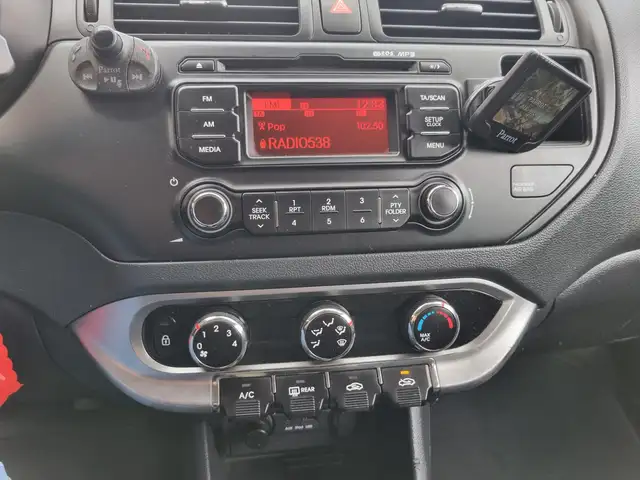 Kia Rio view 11