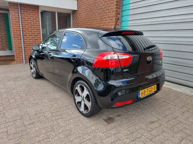 Kia Rio view 3