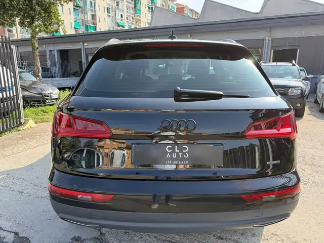 Audi Q3 view 5