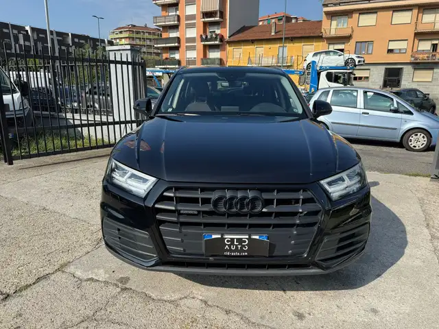 Audi Q3 view 10