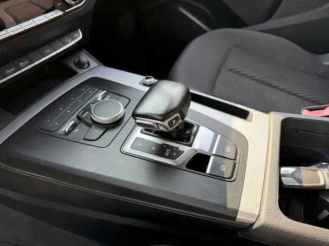 Audi Q3 view 16