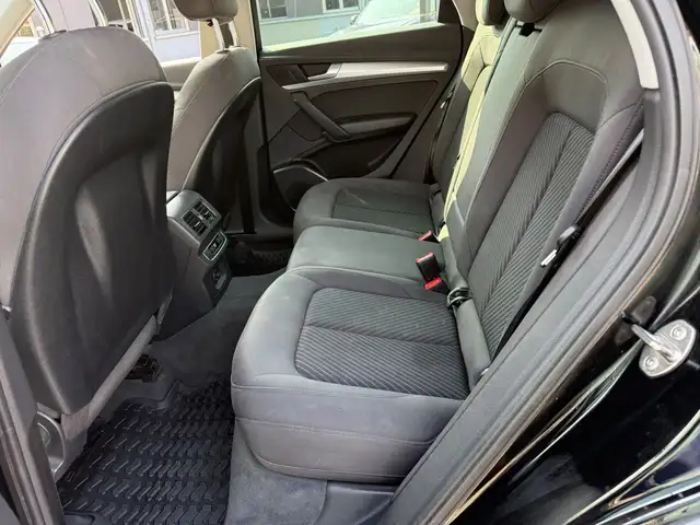 Audi Q3 view 13