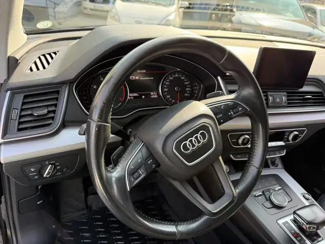 Audi Q3 view 15