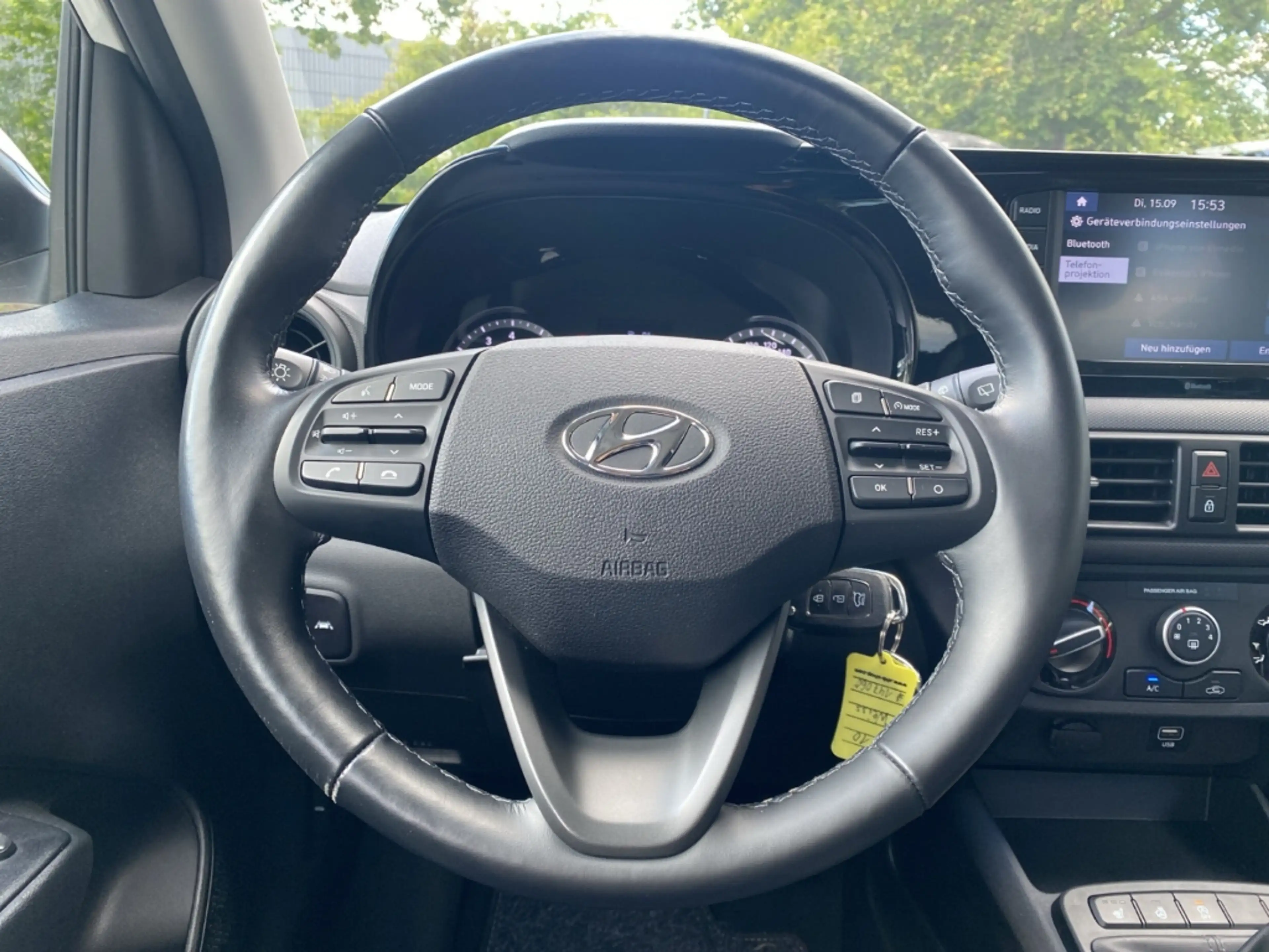 Hyundai i10 Edition 30 DAB SHZ LenkradHZG Fernlichtass. — photo 11