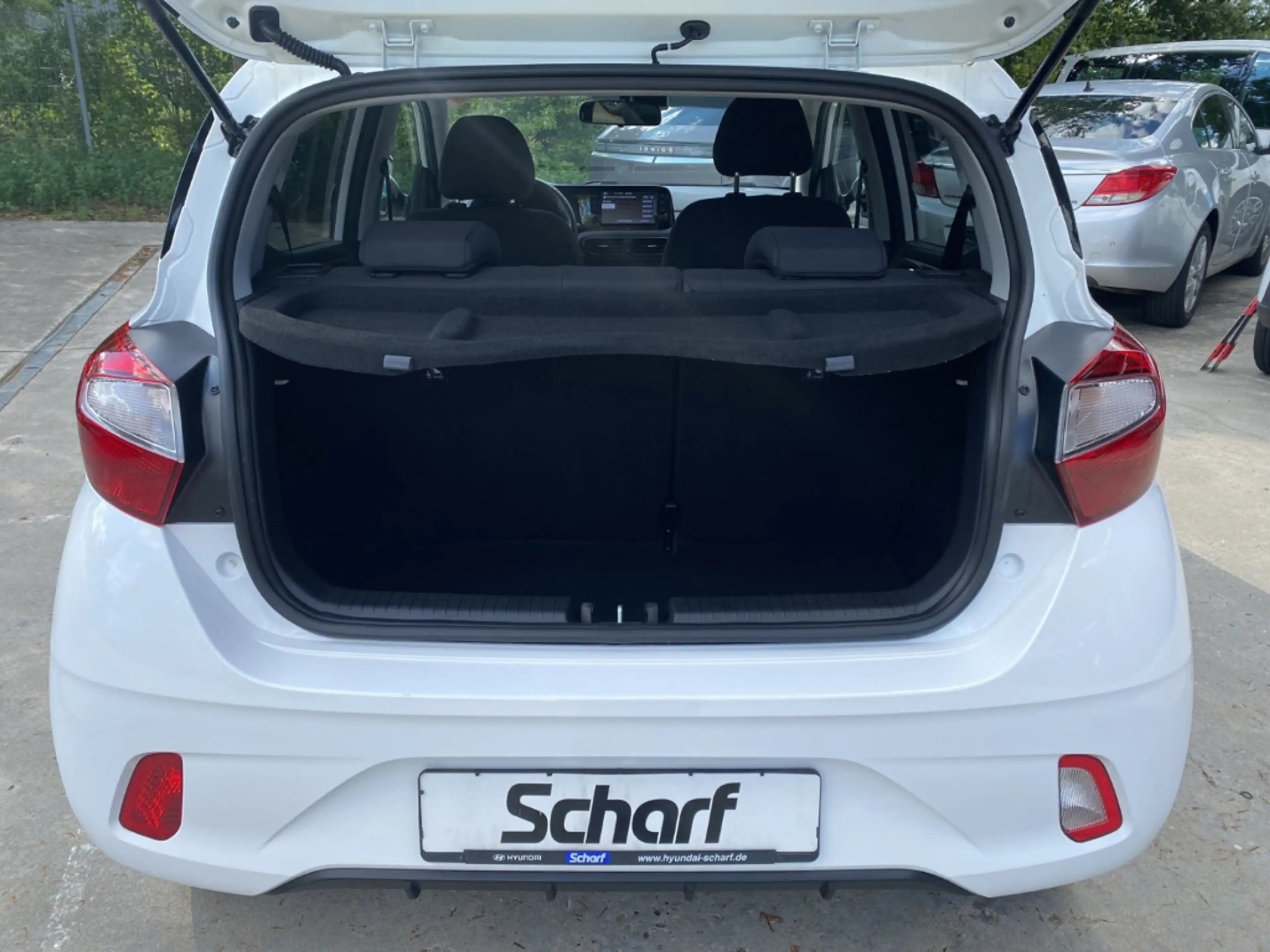 Hyundai i10 Edition 30 DAB SHZ LenkradHZG Fernlichtass. — photo 5